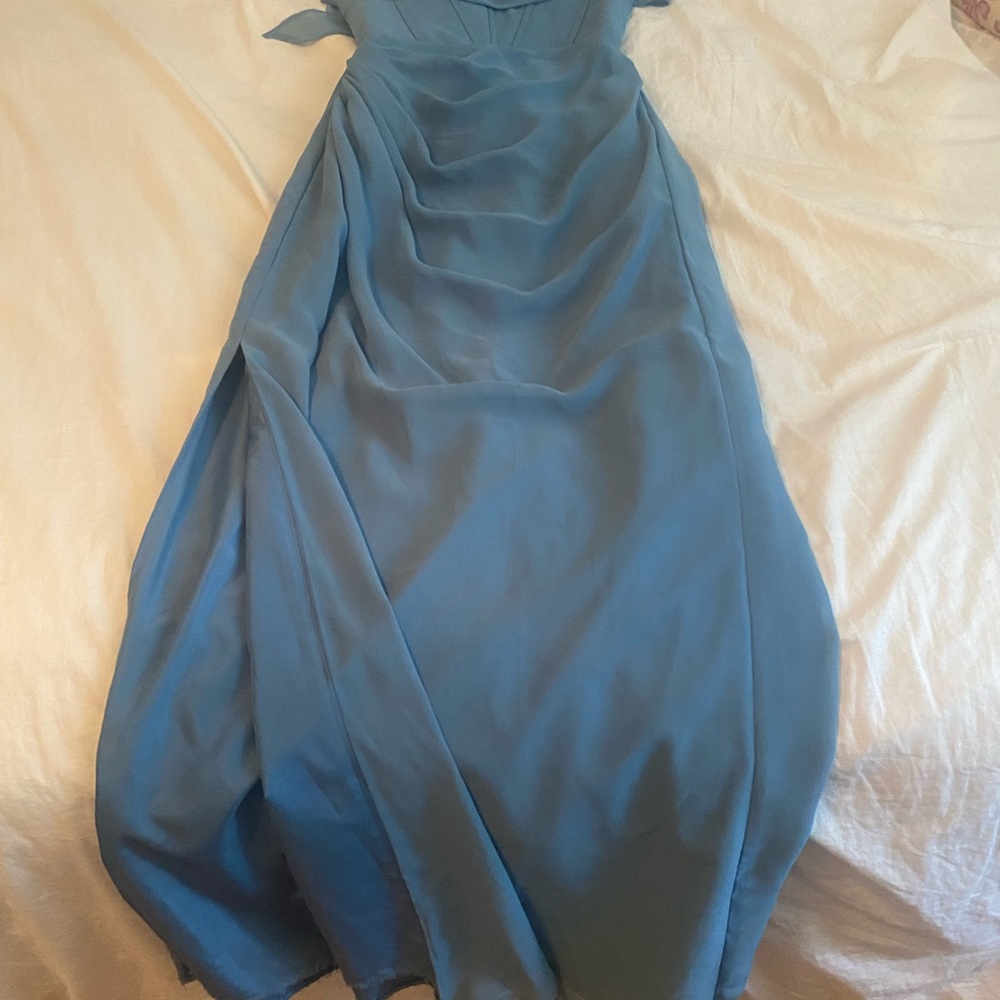 Azazie Asymmetrical Blue Dress

please message before buying !!